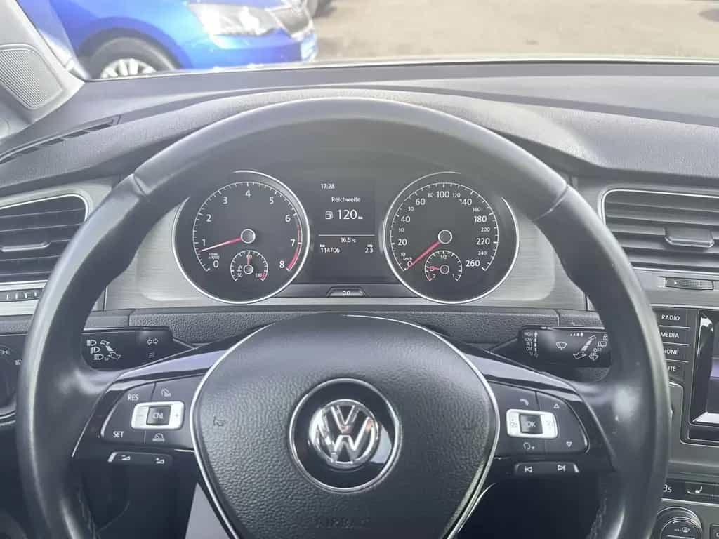 Volkswagen Golf VII Lim. 1.4TSI SitzHz PDC Keyless 1.Hand 02/2013-photo-19