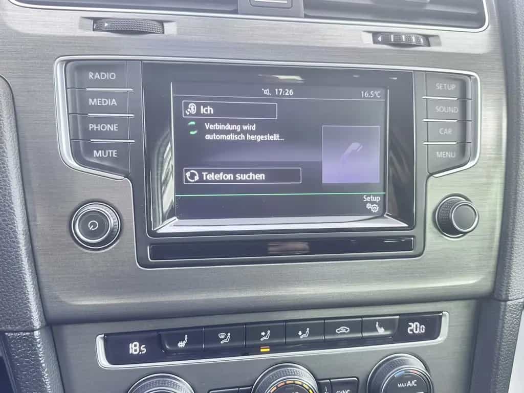 Volkswagen Golf VII Lim. 1.4TSI SitzHz PDC Keyless 1.Hand 02/2013-photo-24