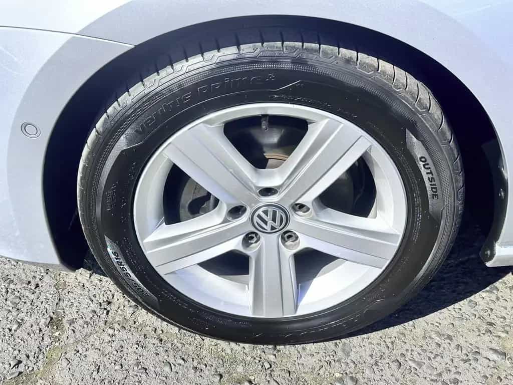 Volkswagen Golf VII Lim. 1.4TSI SitzHz PDC Keyless 1.Hand 02/2013-photo-34