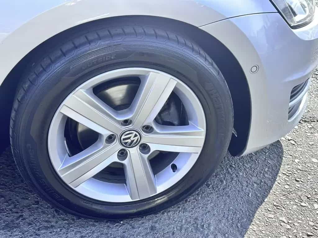 Volkswagen Golf VII Lim. 1.4TSI SitzHz PDC Keyless 1.Hand 02/2013-photo-35