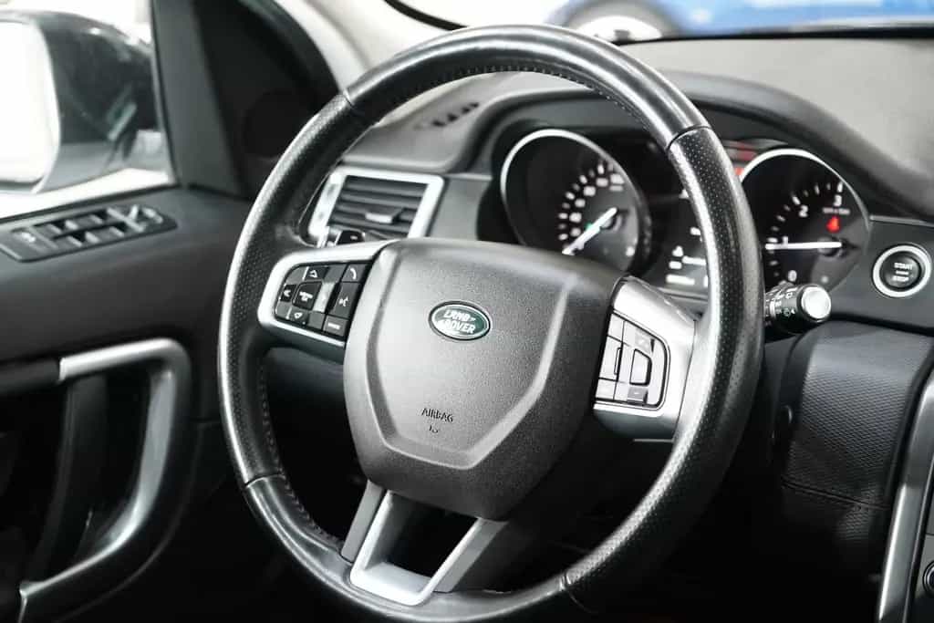Land Rover Discovery Sport SE AWD*2.Hand*Kamera*AHK*LED* 05/2017-photo-11