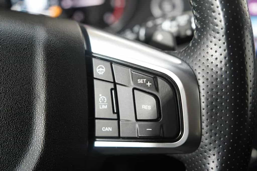 Land Rover Discovery Sport SE AWD*2.Hand*Kamera*AHK*LED* 05/2017-photo-18