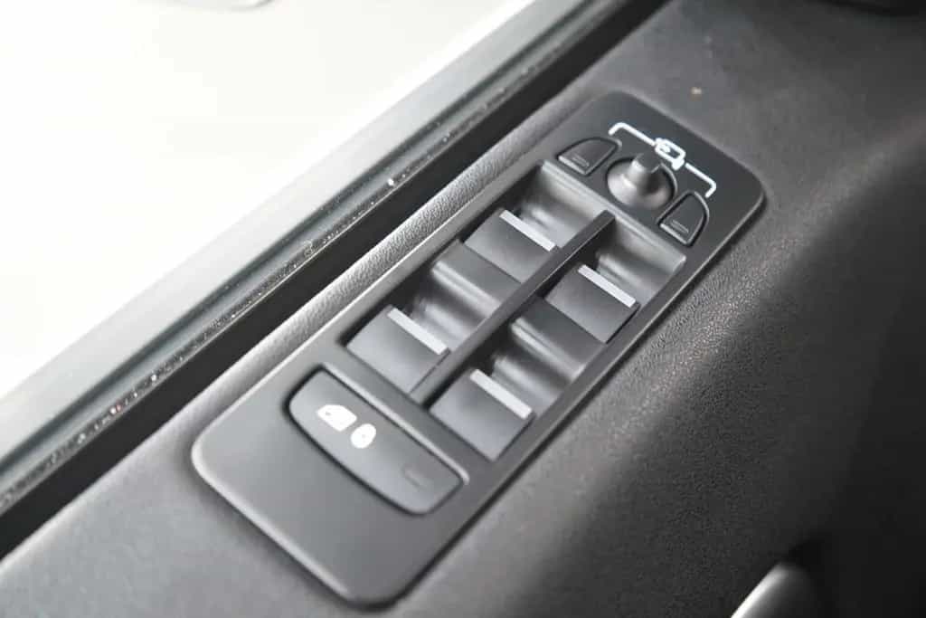 Land Rover Discovery Sport SE AWD*2.Hand*Kamera*AHK*LED* 05/2017-photo-31