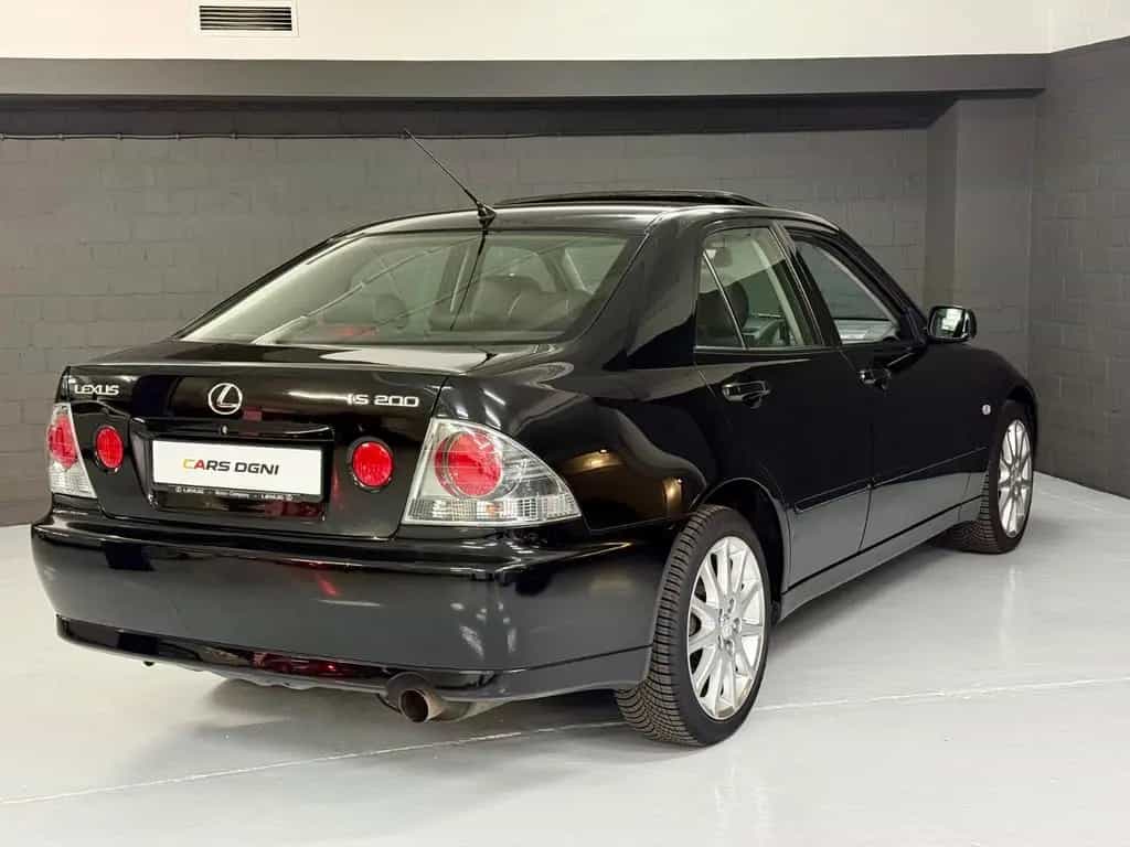 Lexus IS 200*Automatik*Leder*NAVI*SD*1-HAND (1942)*TOP 08/2004-photo-2