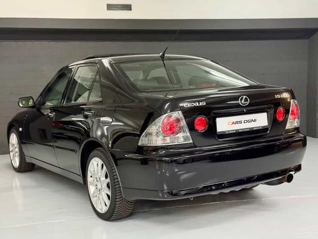 Lexus IS 200*Automatik*Leder*NAVI*SD*1-HAND (1942)*TOP 08/2004-photo-3