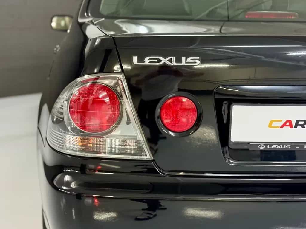 Lexus IS 200*Automatik*Leder*NAVI*SD*1-HAND (1942)*TOP 08/2004-photo-4