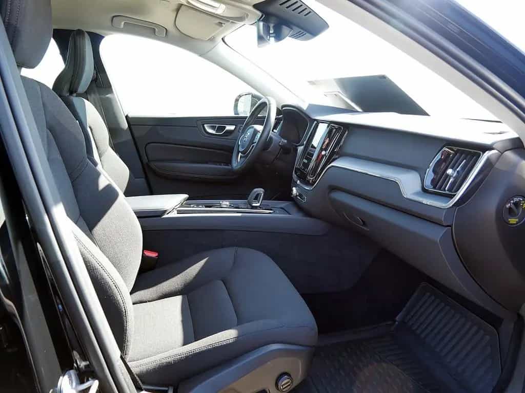 Volvo XC60 B4 Momentum Pro AWD KLIMA SHZ KAMERA AHK 04/2022-photo-5