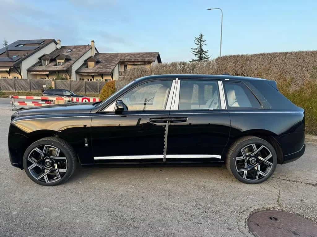 Rolls-Royce Cullinan BLACK BADGE /Produktion 2026 /ON STOCK null-photo-1