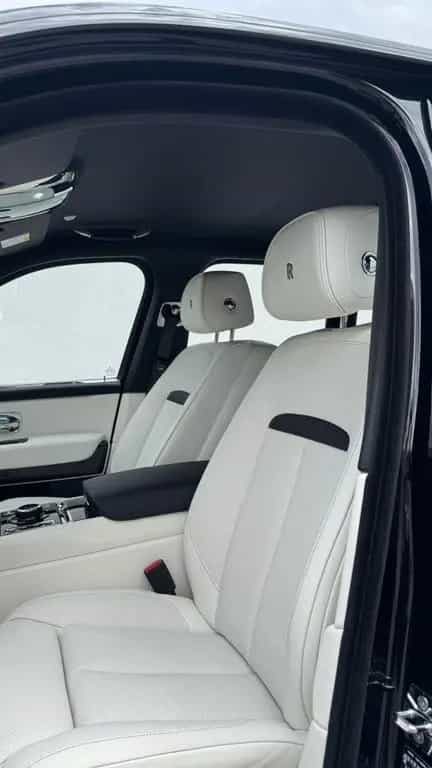 Rolls-Royce Cullinan BLACK BADGE /Produktion 2026 /ON STOCK null-photo-4