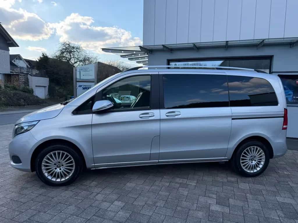 Mercedes-Benz V-Class V 250d EDITION 4MATIC kompakt*Standheizung*R-Kam 12/2018-photo-3