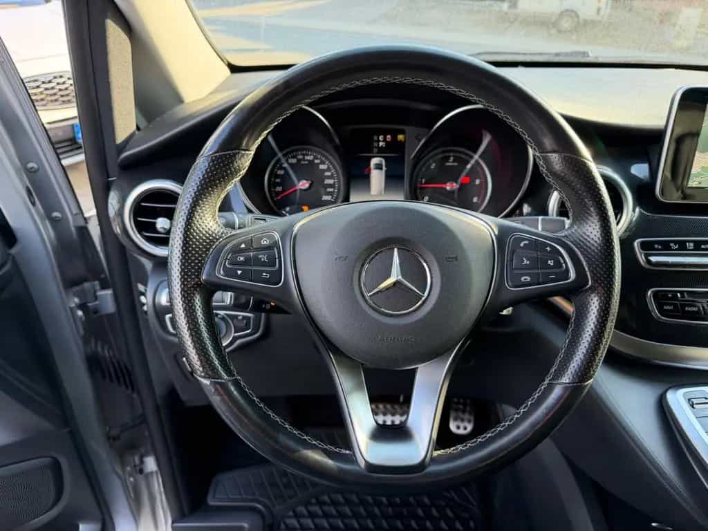 Mercedes-Benz V-Class V 250d EDITION 4MATIC kompakt*Standheizung*R-Kam 12/2018-photo-33