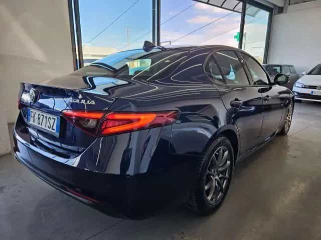 Alfa Romeo Giulia 2.2 t Super 150cv / AUTOMATICO 06/2017-photo-4