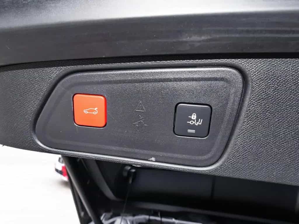 Peugeot 3008 GT Pack 130 BlueHDi Aut.+Park-Assist+ACC 03/2023-photo-9
