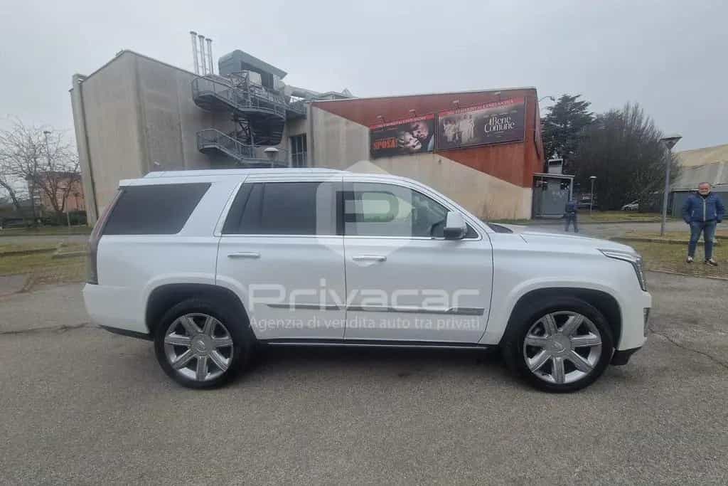 Cadillac Escalade CADILLAC Escalade 6.2L V8 AT AWD Premium 07/2018-photo-3