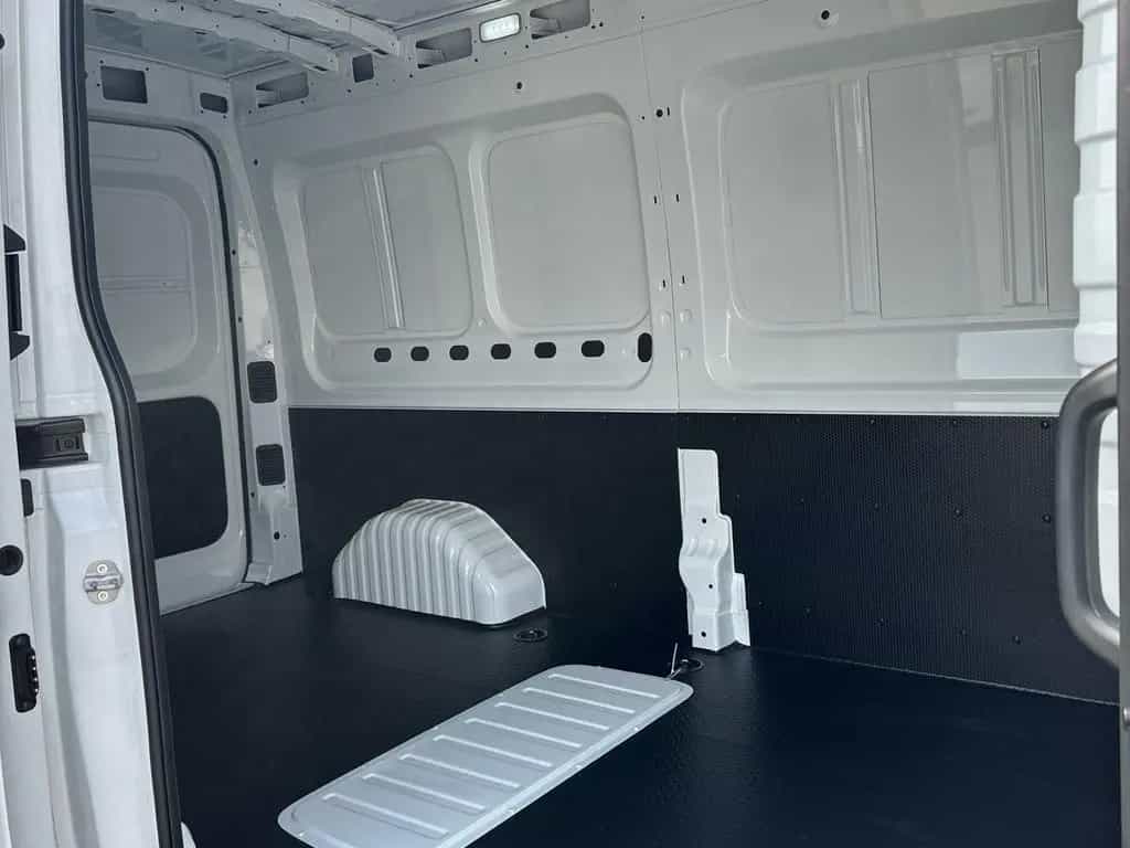 Maxus Deliver 9 KA L3H2 Luxury MJ24 LED Klima Kamera null-photo-13