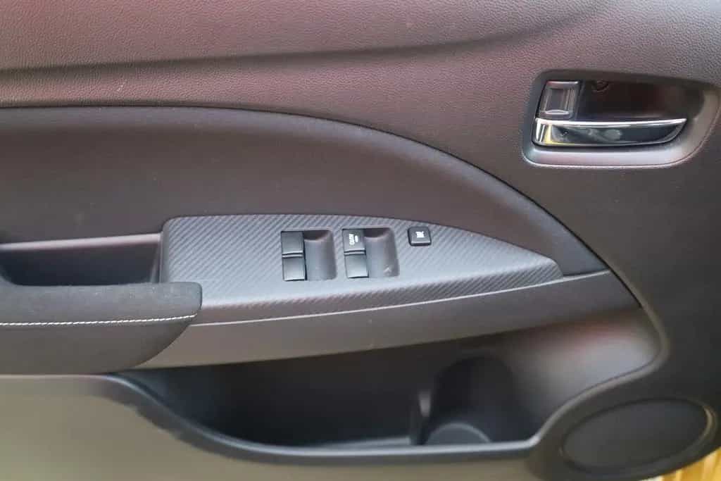 Mitsubishi Space Star 1.2 Top Navi Tempomat Sitzheizung DAB 11/2021-photo-7