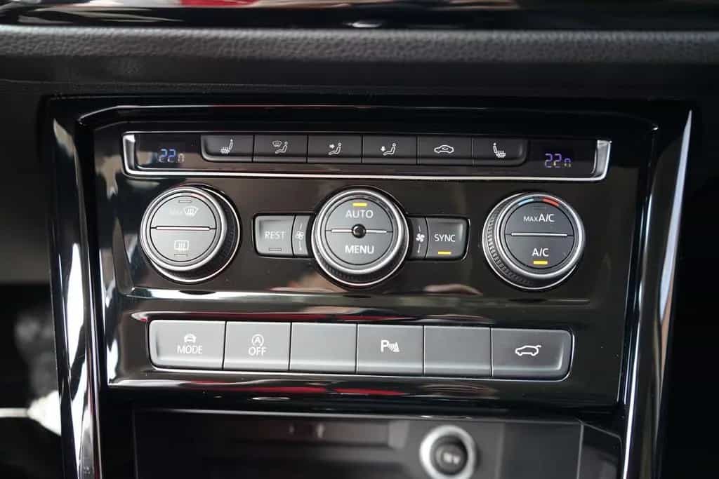 Volkswagen Touran 1.5 TSI DSG R-line LED Navi ACC 7-Sitzer 11/2019-photo-17
