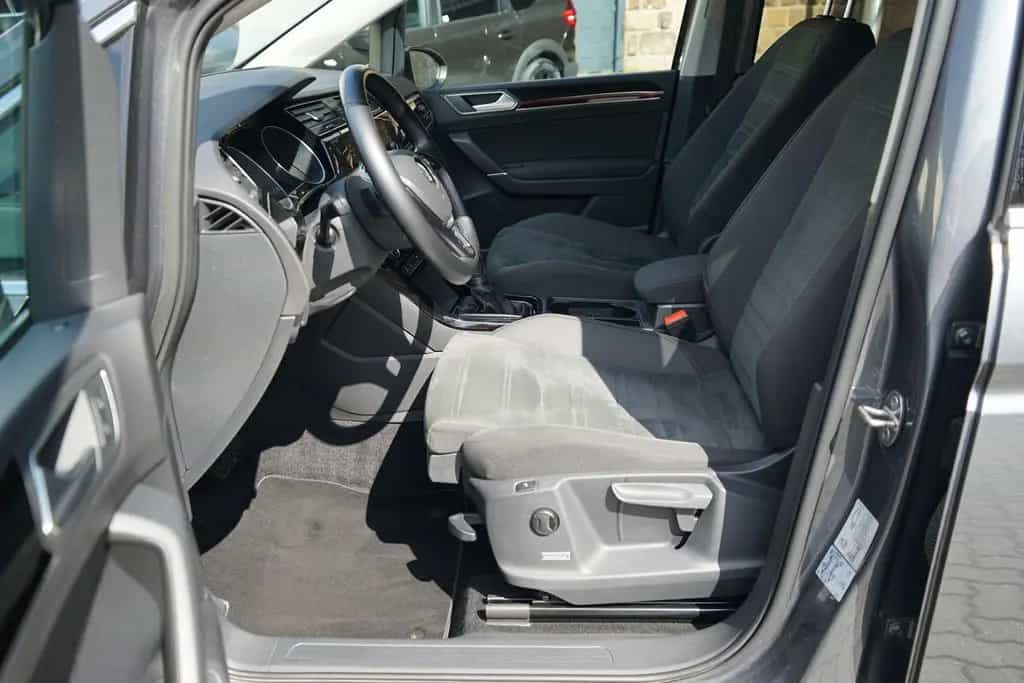 Volkswagen Touran 1.5 TSI DSG R-line LED Navi ACC 7-Sitzer 11/2019-photo-31