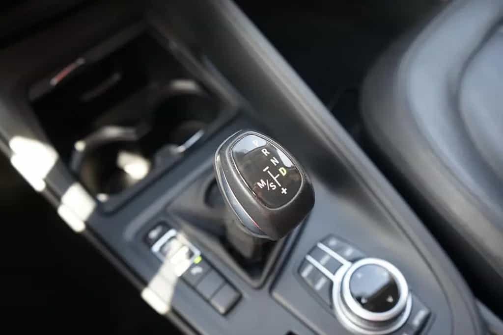 BMW X1 sDrive 18i LED Navi Sitzheizung AHK PDC Leder 05/2017-photo-16