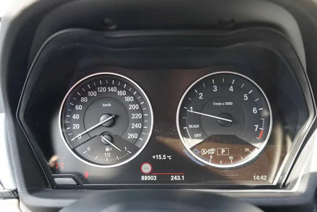 BMW X1 sDrive 18i LED Navi Sitzheizung AHK PDC Leder 05/2017-photo-22
