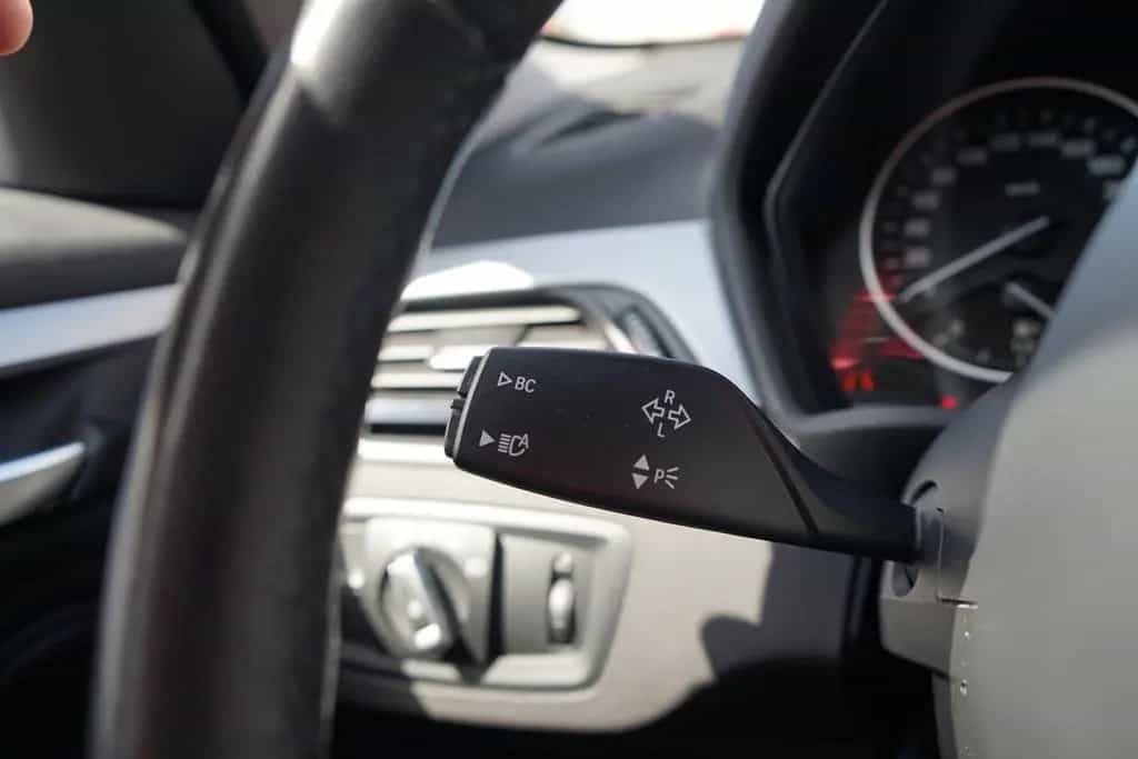 BMW X1 sDrive 18i LED Navi Sitzheizung AHK PDC Leder 05/2017-photo-23