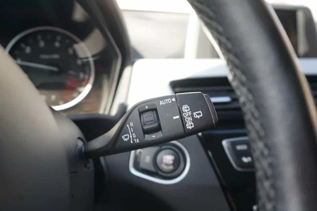 BMW X1 sDrive 18i LED Navi Sitzheizung AHK PDC Leder 05/2017-photo-24