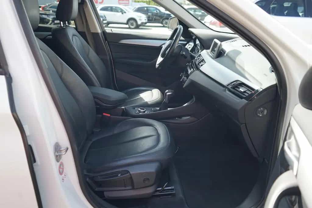 BMW X1 sDrive 18i LED Navi Sitzheizung AHK PDC Leder 05/2017-photo-30