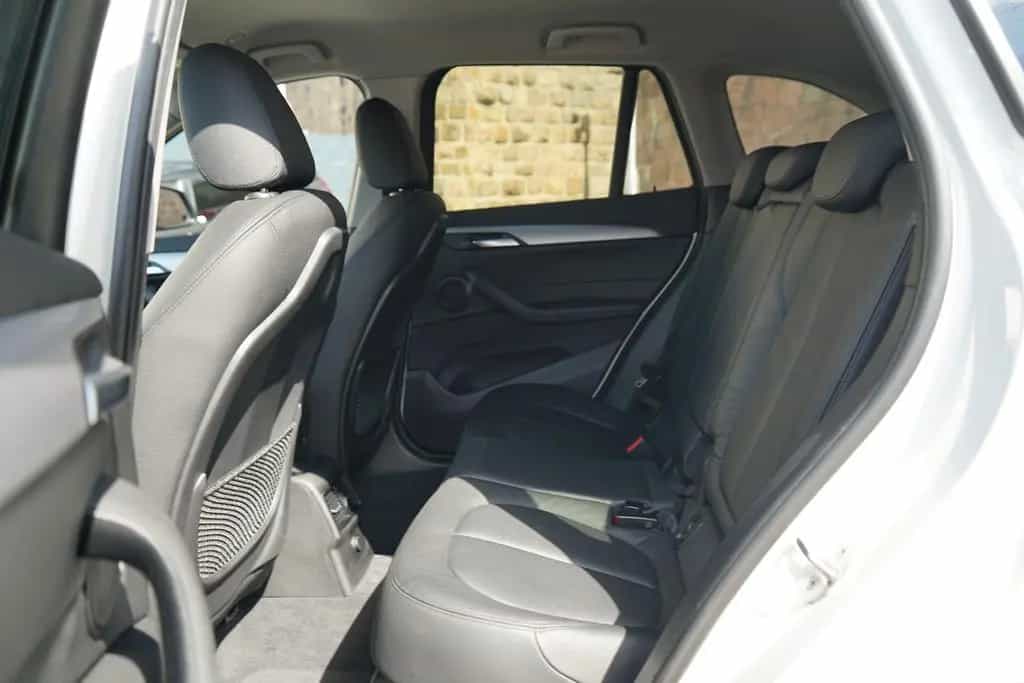 BMW X1 sDrive 18i LED Navi Sitzheizung AHK PDC Leder 05/2017-photo-31