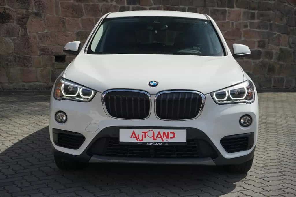 BMW X1 sDrive 18i LED Navi Sitzheizung AHK PDC Leder 05/2017-photo-8