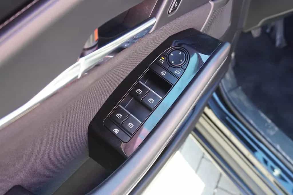 Mazda CX-30 2.0 Skyactiv-X Selection Navi ACC LED Bose 02/2022-photo-25