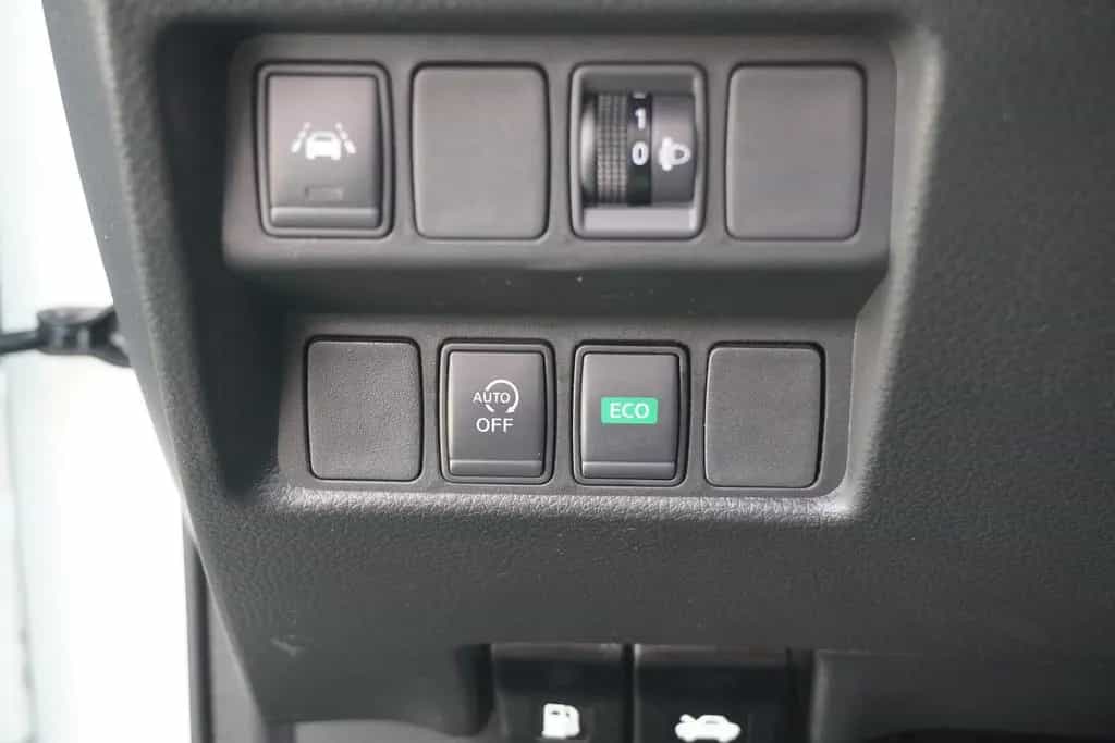 Nissan Qashqai 1.3 N-Connecta Navi 360° Sitzheizung 12/2019-photo-23