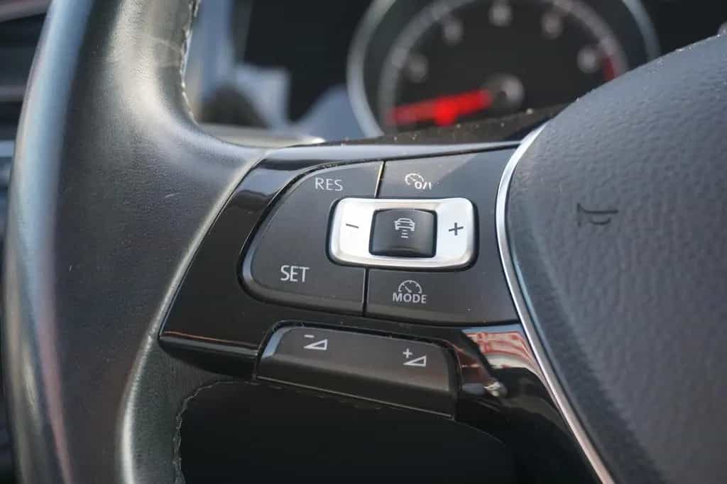 Volkswagen Golf VII 1.0 TSI DSG Join LED Navi ACC AHK 06/2018-photo-18