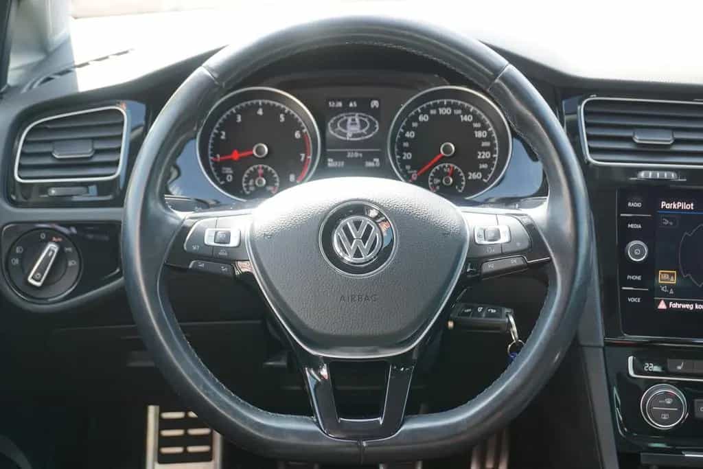Volkswagen Golf VII Variant 1.5 TSI Sound Navi ACC Kamera 11/2017-photo-17