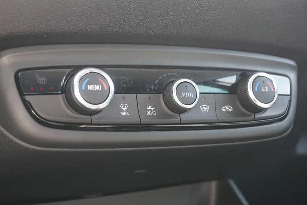 Opel Crossland 1.2 Elegance LED Navi Kamera Teilleder 11/2024-photo-16
