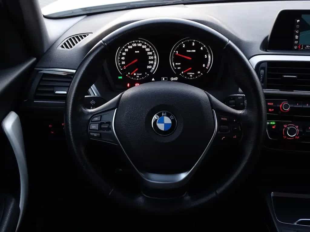 BMW 1 Series 118i Advantage Navi LED AAC SHZ PDC Sportsitze 03/2018-photo-17
