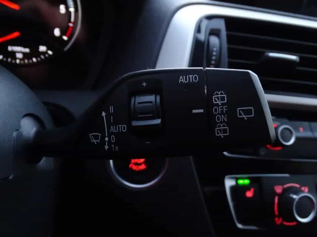 BMW 1 Series 118i Advantage Navi LED AAC SHZ PDC Sportsitze 03/2018-photo-21