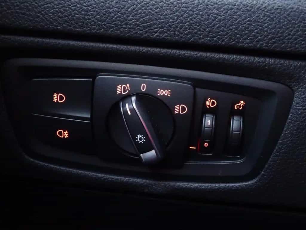 BMW 1 Series 118i Advantage Navi LED AAC SHZ PDC Sportsitze 03/2018-photo-22