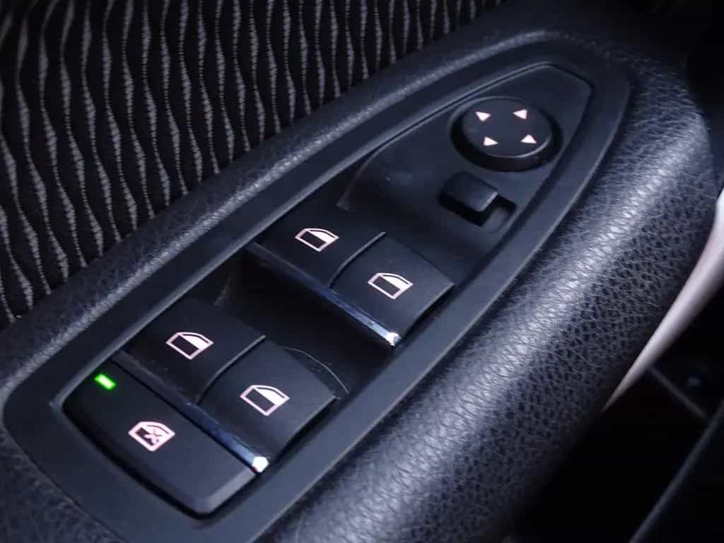 BMW 1 Series 118i Advantage Navi LED AAC SHZ PDC Sportsitze 03/2018-photo-23