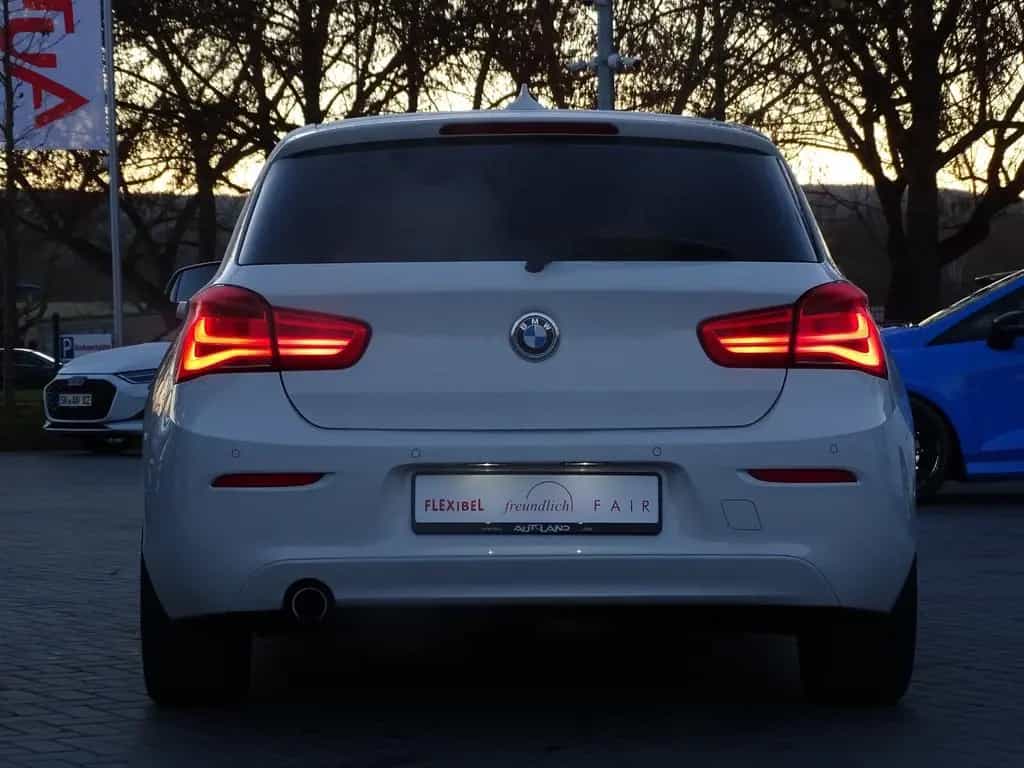 BMW 1 Series 118i Advantage Navi LED AAC SHZ PDC Sportsitze 03/2018-photo-3