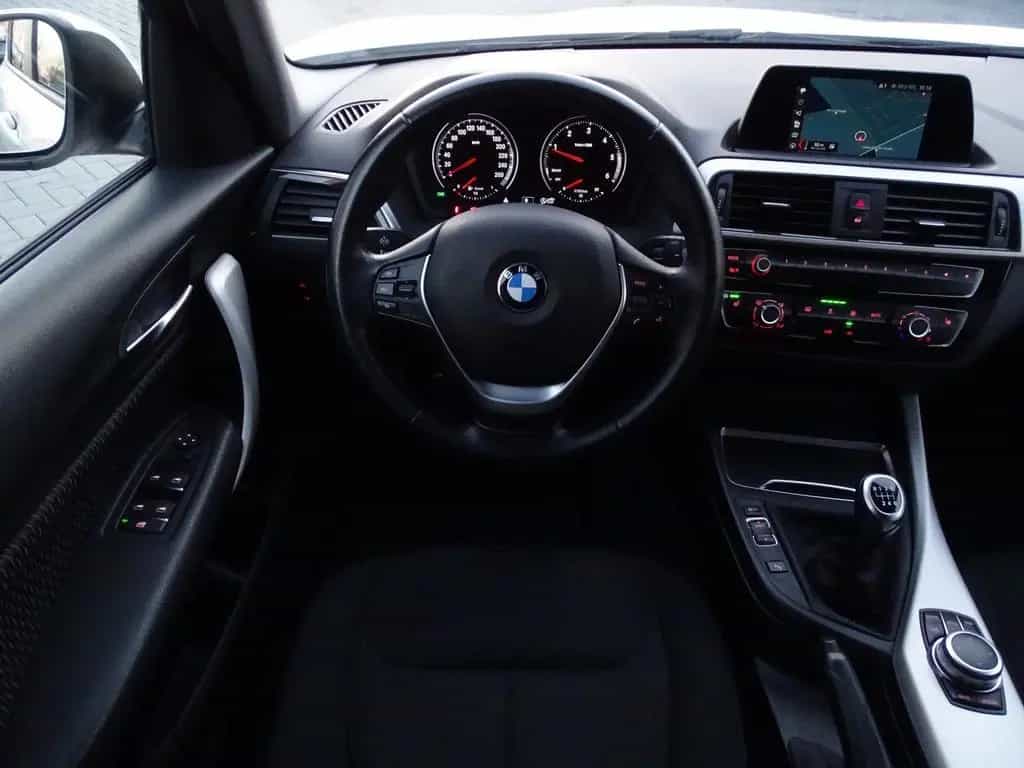 BMW 1 Series 118i Advantage Navi LED AAC SHZ PDC Sportsitze 03/2018-photo-9