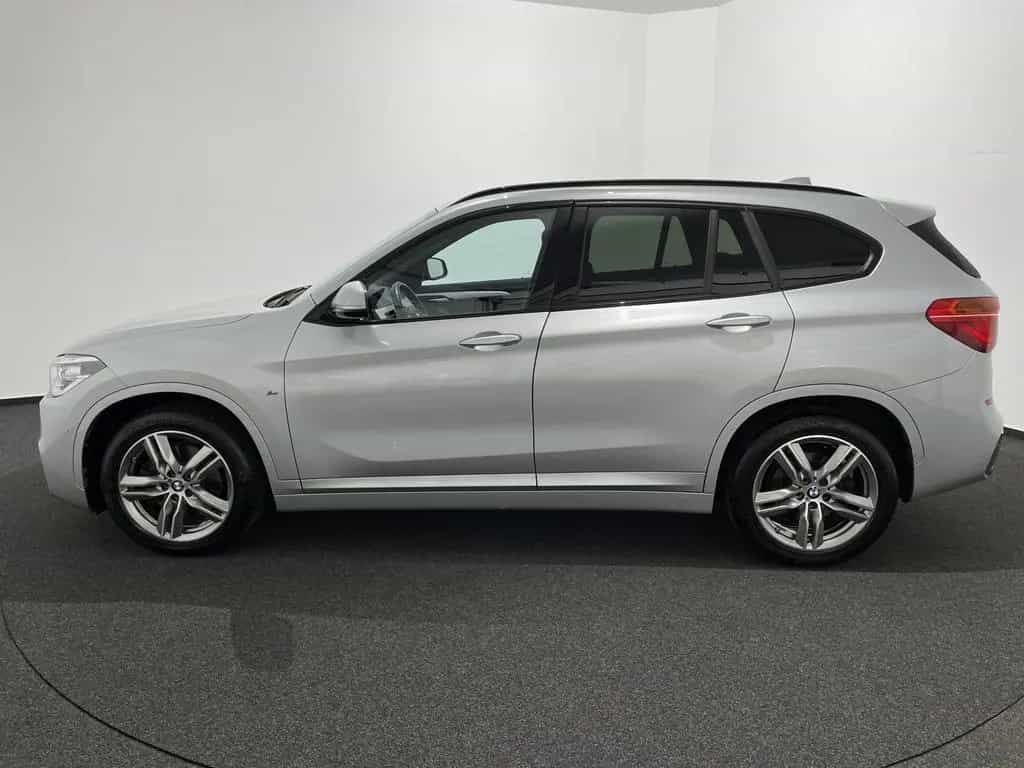 BMW X1 xDrive20i M Sportpaket HiFi LED RFK Navi Shz 05/2019-photo-8