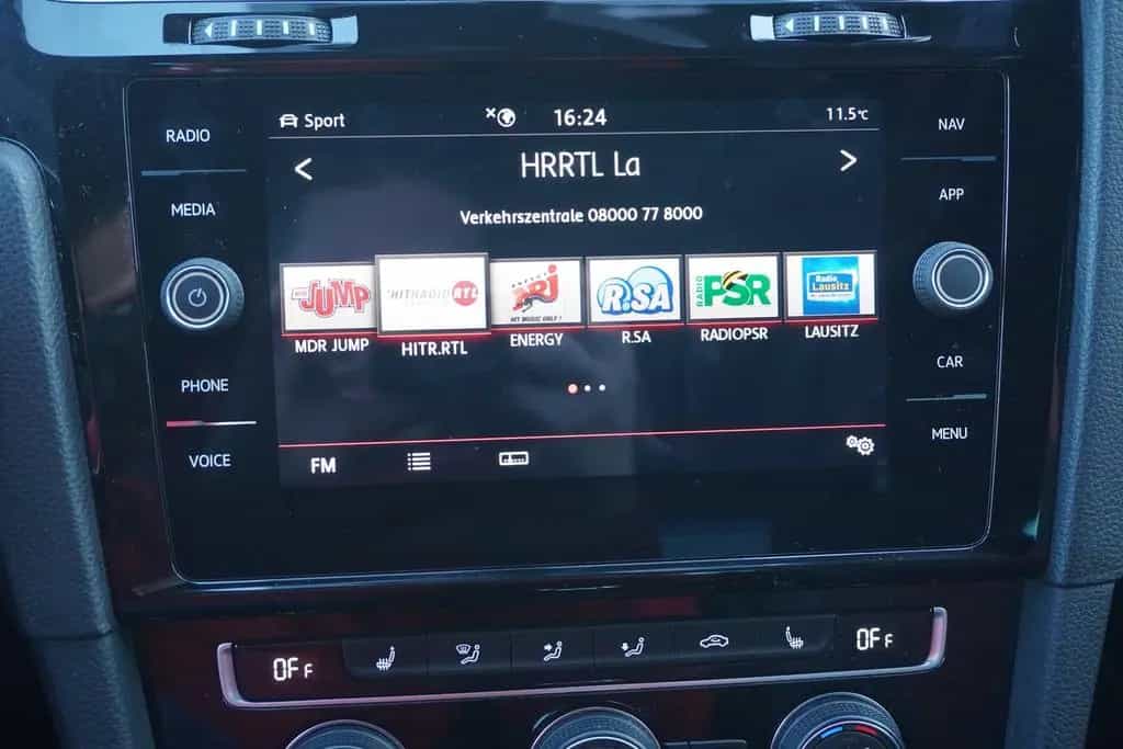 Volkswagen Golf 2.0 TSI GTI TCR LED Navi Reifnitz Dynaudio 05/2019-photo-10