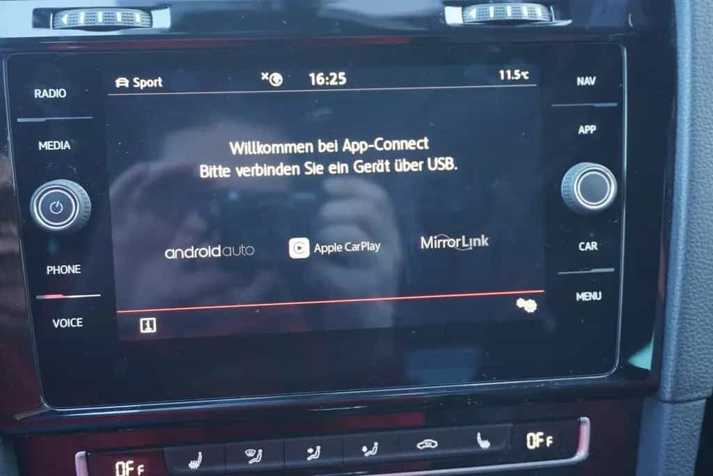 Volkswagen Golf 2.0 TSI GTI TCR LED Navi Reifnitz Dynaudio 05/2019-photo-14