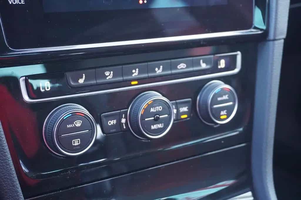 Volkswagen Golf 2.0 TSI GTI TCR LED Navi Reifnitz Dynaudio 05/2019-photo-18