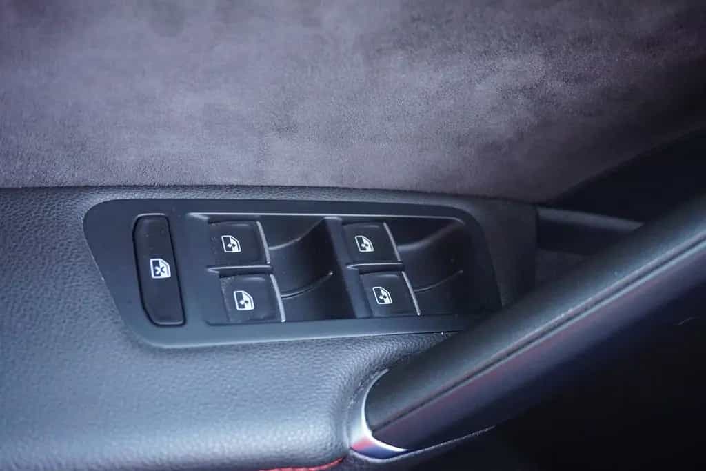 Volkswagen Golf 2.0 TSI GTI TCR LED Navi Reifnitz Dynaudio 05/2019-photo-30