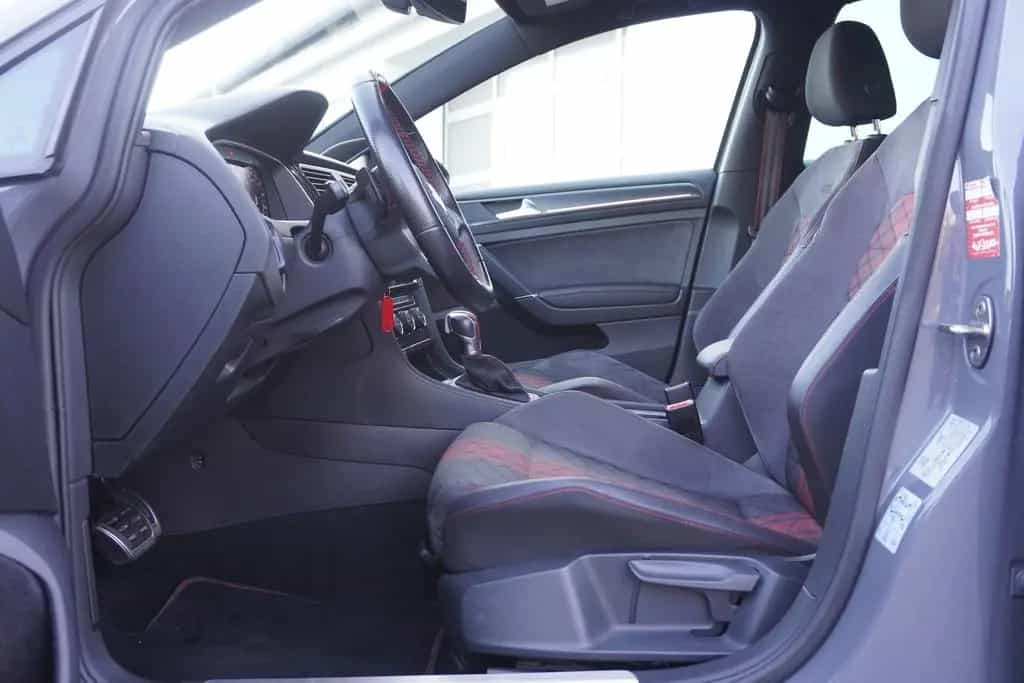 Volkswagen Golf 2.0 TSI GTI TCR LED Navi Reifnitz Dynaudio 05/2019-photo-31