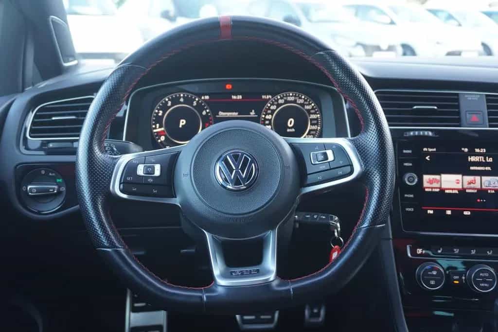 Volkswagen Golf 2.0 TSI GTI TCR LED Navi Reifnitz Dynaudio 05/2019-photo-9