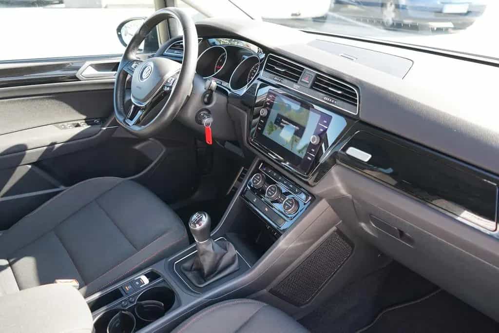 Volkswagen Touran 1.2 TSI Sound Navi Sitzheizung PDC Klimaa 10/2017-photo-10