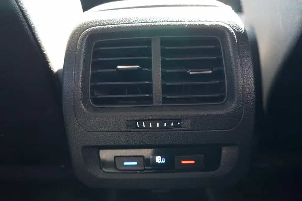 Volkswagen Touran 1.2 TSI Sound Navi Sitzheizung PDC Klimaa 10/2017-photo-12