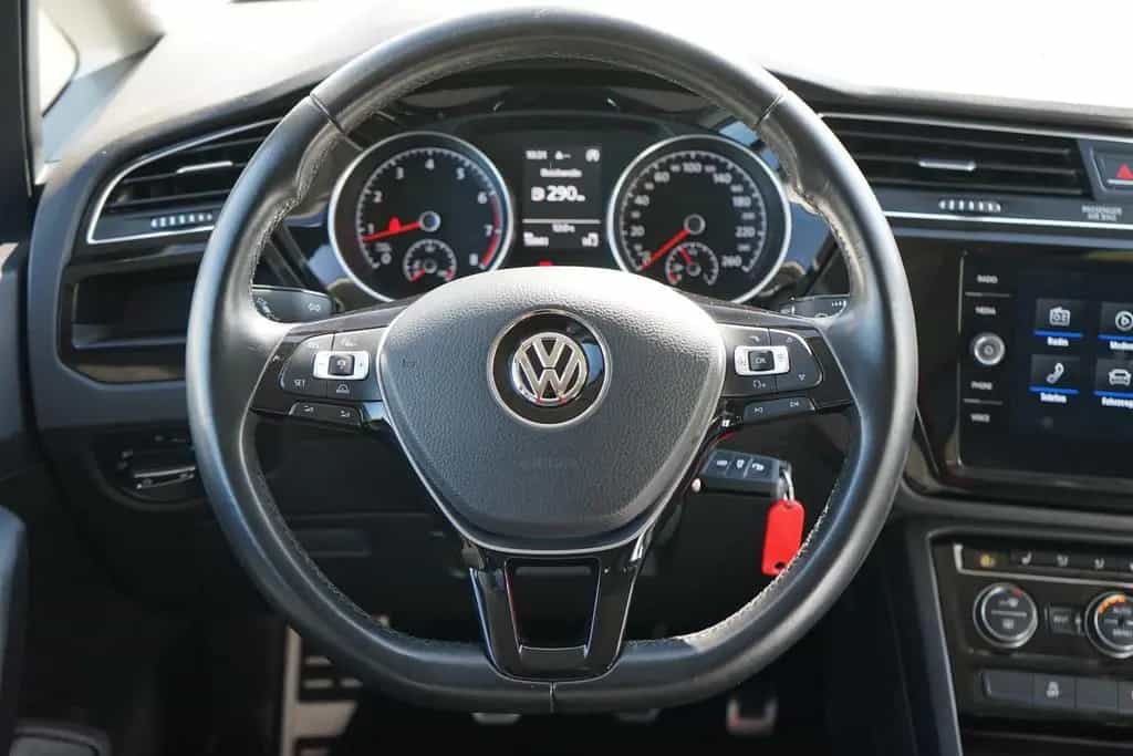 Volkswagen Touran 1.2 TSI Sound Navi Sitzheizung PDC Klimaa 10/2017-photo-15